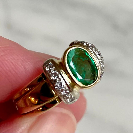 Gorgeous 18ct Emerald and Diamond Statement Ring