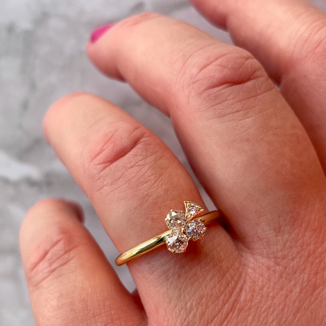 Victorian Old Cushion Cut Diamond Clover and 18k Gold Antique Ring for Good Luck - Spanish C. 1900