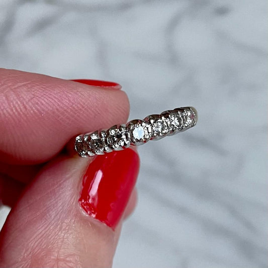 Elegant Vintage Half Eternity Ring 18k Gold and Diamonds Size UK O / USA 7.25