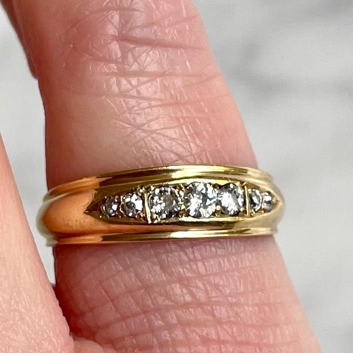 Late Victorian 18k Gold Ring with 7 Old Cut Diamonds Chester 1900