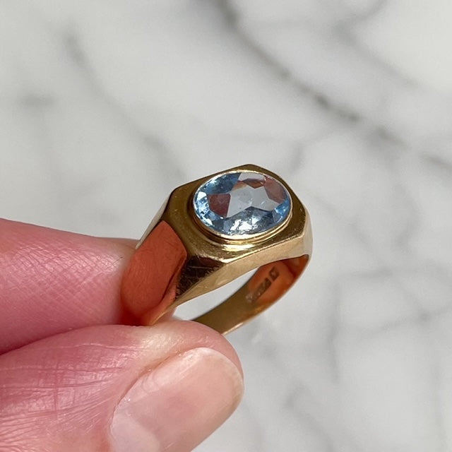 1950s Geometric 18ct Gold Ring Featuring a Large Oval Aquamarine Stone